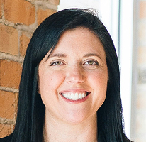 Chefe da equipe de atendimento ao cliente Sophie Hartwell em foto de retrato